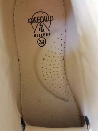 Botitas marca correcalles, Piel Velcro Talla 34
