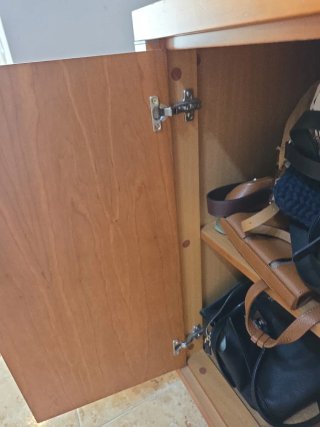 Mueble recibidor de madera con cajones
