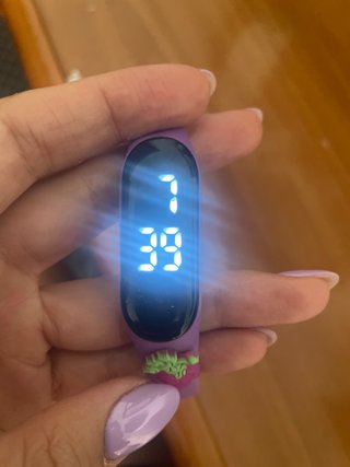 Pulsera infantil morada con fresa