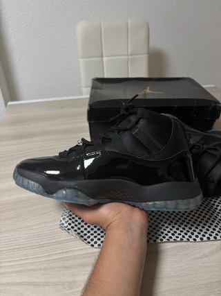 Jordan Negro y Turquesa