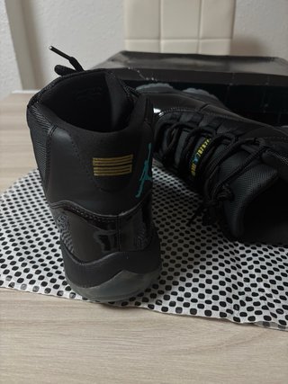 Jordan Negro y Turquesa