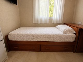Dormitorio juvenil completo madera
