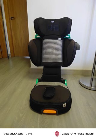 Silla coche Chicco i-Size Booster