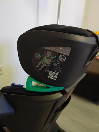 Silla coche Chicco i-Size Booster