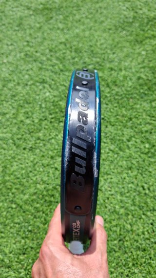 Pala de pádel Bullpadel Vertex 03 Comfort