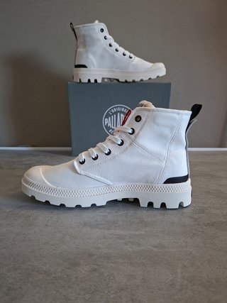 Palladium Pampa Hi Urban Talla 39.5 Blancas