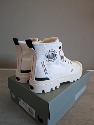 Palladium Pampa Hi Urban Talla 39.5 Blancas
