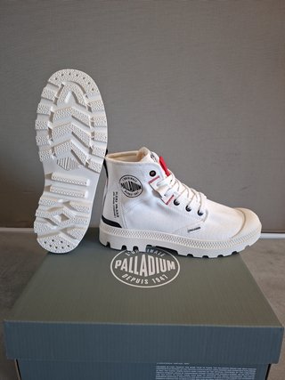 Palladium Pampa Hi Urban Talla 39.5 Blancas
