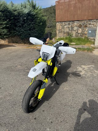 Husqvarna 701 Supermoto