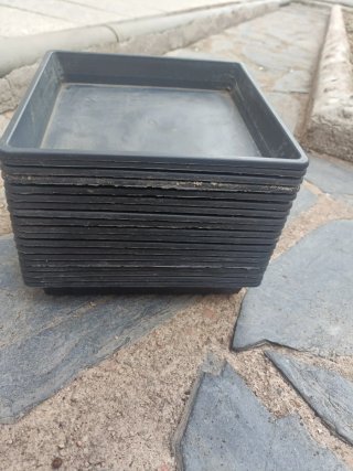 Plato para maceta negro