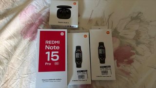 Redmi Note 15 Pro 5G  comprensivo di accessori.