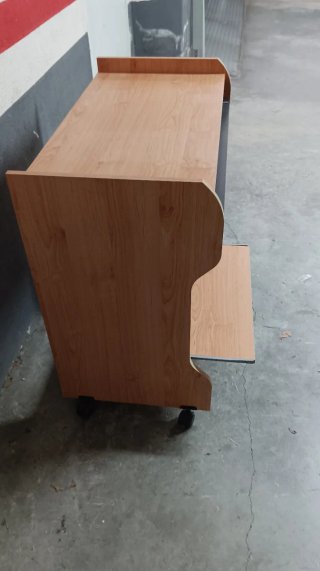 Mesa escritorio ordenador con ruedas