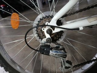 Bicicleta juvenil Avigo blanca