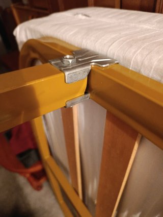 Cama matrimonio, colchón, 2 mesillas y cómoda
