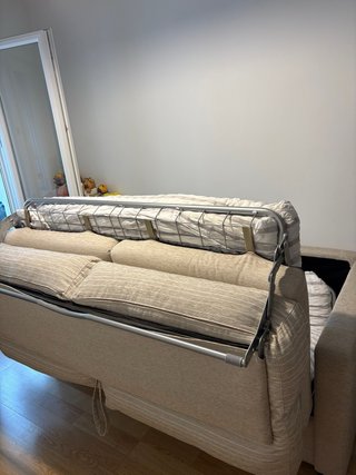 Sofá-cama beige apertura francesa