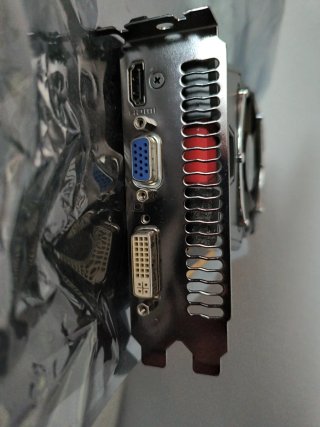 Tarjeta Gráfica Nvidia GTX 550 Ti 1GB DDR5