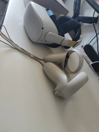 Meta Quest 2 VR Headset y Controles