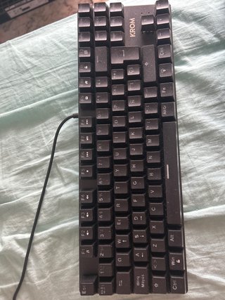Teclado mecánico Krom Kasic TKL Negro