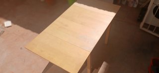 Mesa de comedor de madera