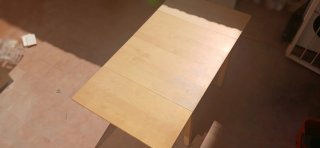 Mesa de comedor de madera