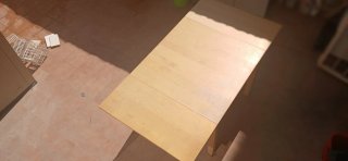 Mesa de comedor de madera