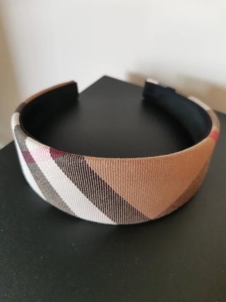 Diadema Burberry Beige y Rosa