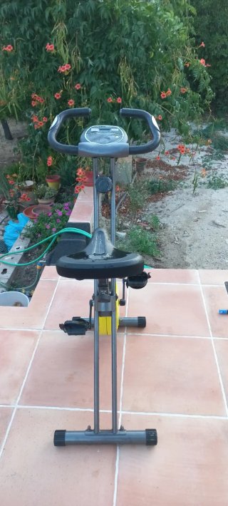 Bicicleta Estática Diadora Plegable