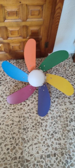 Ventilador de techo multicolor