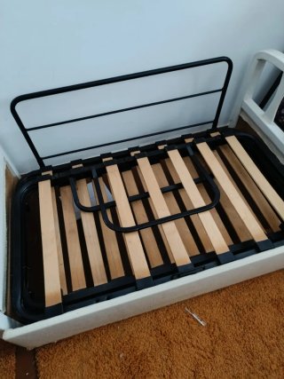 Sofá Cama Metal y Madera