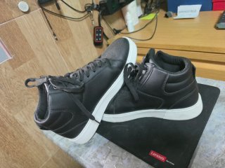 Zapatillas altas negras con cremallera