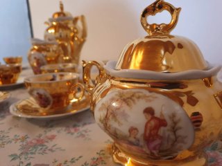 Juego de té dorado antiguo