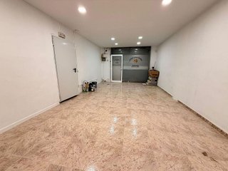Local comercial en venta en La Torrassa en Hospitalet de Llobregat, L´