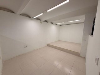 Local comercial en venta en La Torrassa en Hospitalet de Llobregat, L´