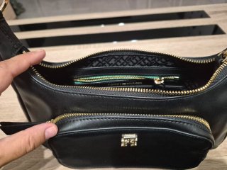 Bolso Tommy Hilfiger negro