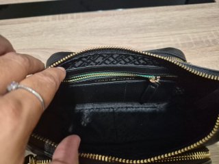 Bolso Tommy Hilfiger negro