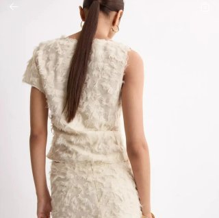 Top asimétrico Mango textura crudo