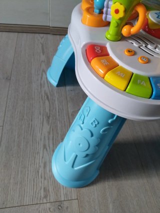 Mesa de actividades musical infantil