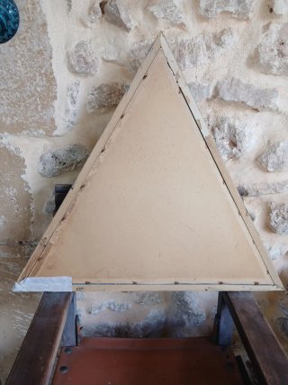 Cuadro triangular decorativo