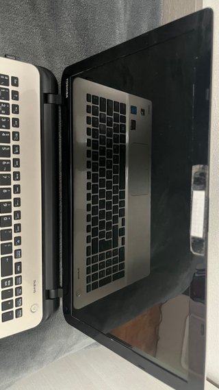 Toshiba 2018 1TB HDD / 4GB RAM