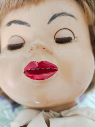 Se venden dos muñecas antiguas se escuchan ofertas