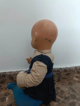 Se venden dos muñecas antiguas se escuchan ofertas