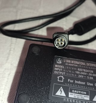 Adaptador de 4 pines DIN ACDC Model 0227B24120