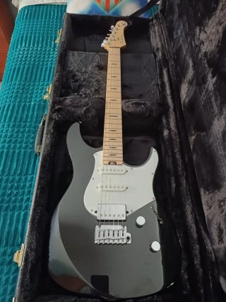 Yamaha Pacifica Professional