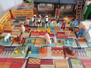 Granja Playmobil con Tractor