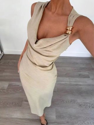 Vestido beige con detalle dorado