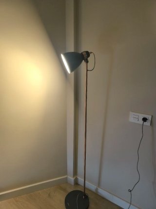 Lampada da terra vintage in metallo rame e grigio