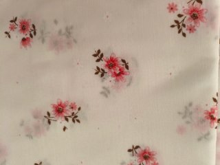 Sábanas con estampado floral rosa