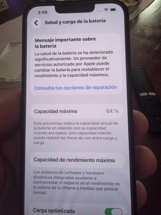 iPhone 13 Apple Con su caja, cable y 8 fundas.