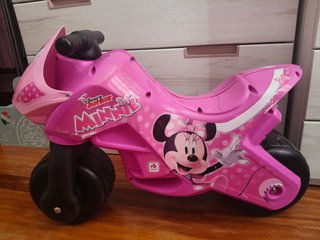 Moto correpasillos Minnie Mouse rosa