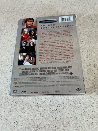 3 DVD de la serie.  V , caja no es metálica.